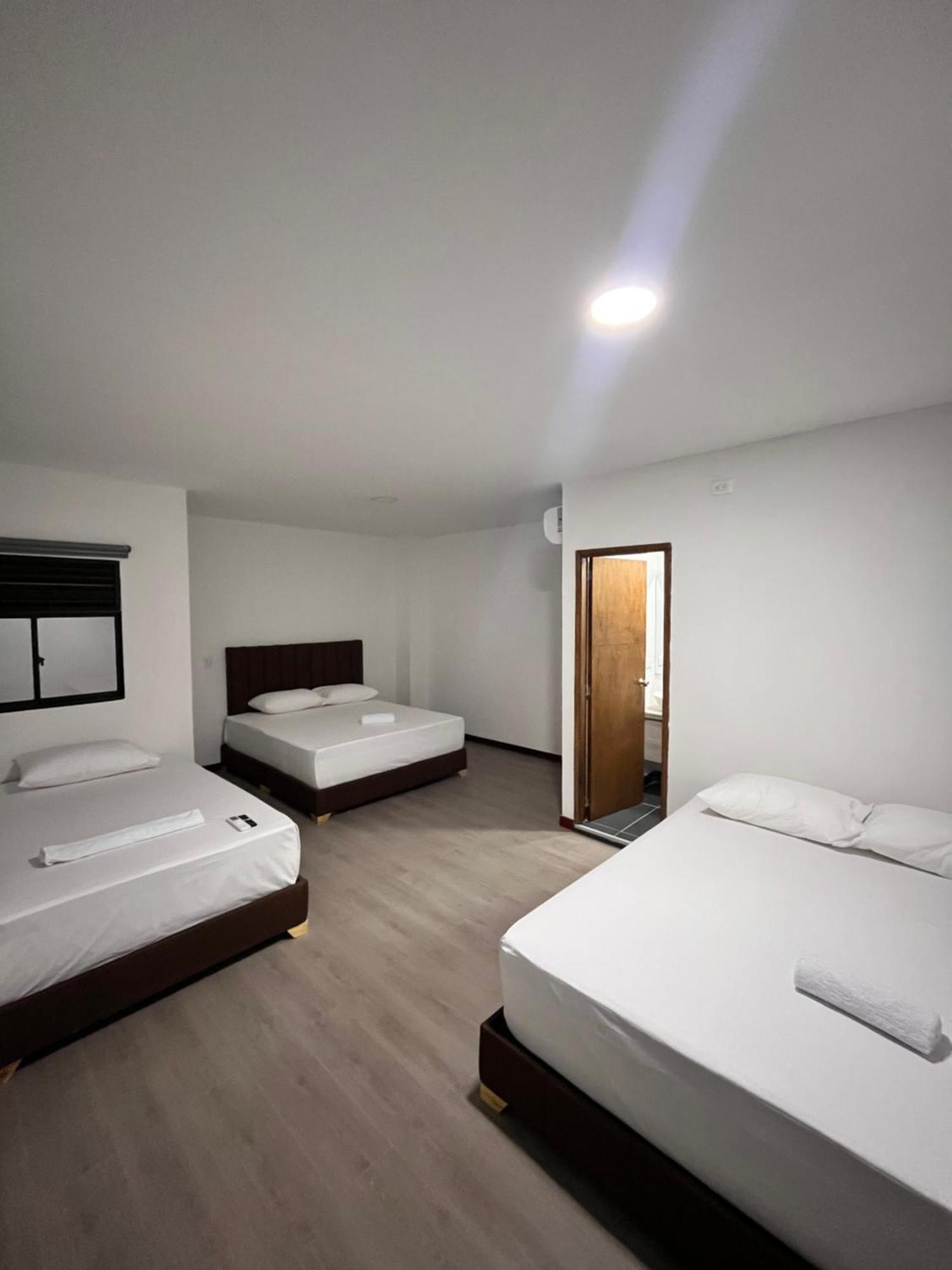 Hotel Gallery By 70 Μεντεγίν Εξωτερικό φωτογραφία