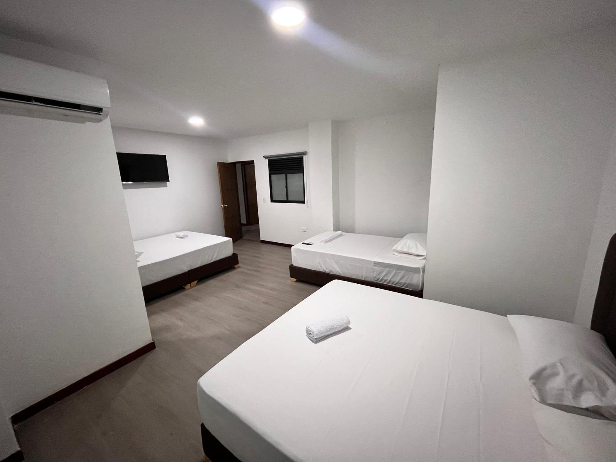 Hotel Gallery By 70 Μεντεγίν Εξωτερικό φωτογραφία