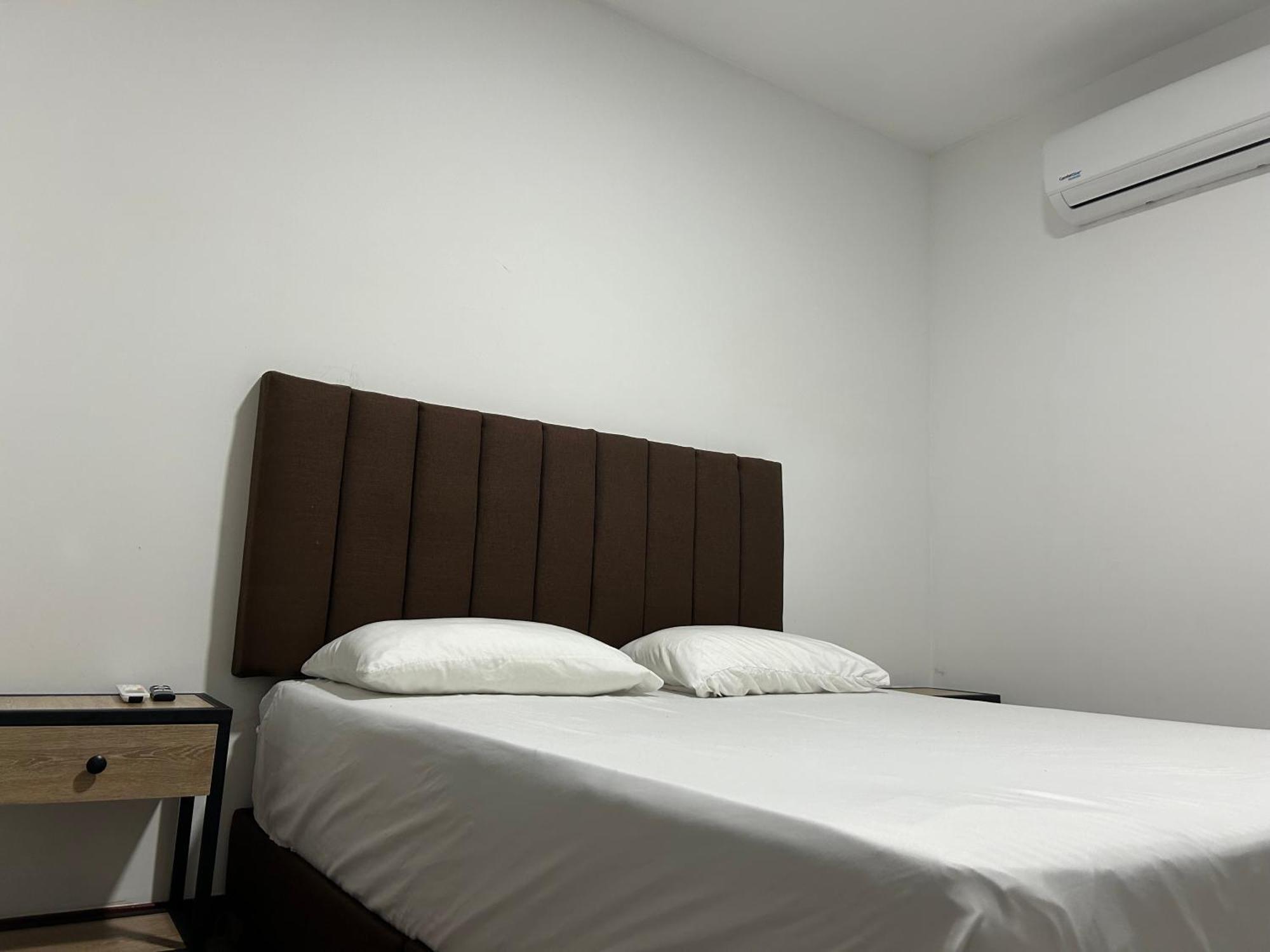 Hotel Gallery By 70 Μεντεγίν Εξωτερικό φωτογραφία