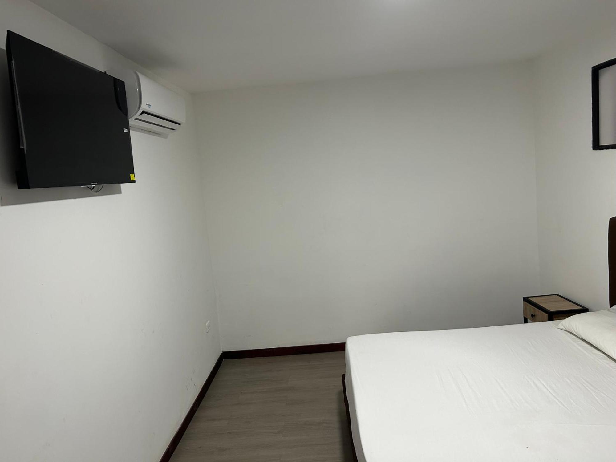 Hotel Gallery By 70 Μεντεγίν Εξωτερικό φωτογραφία