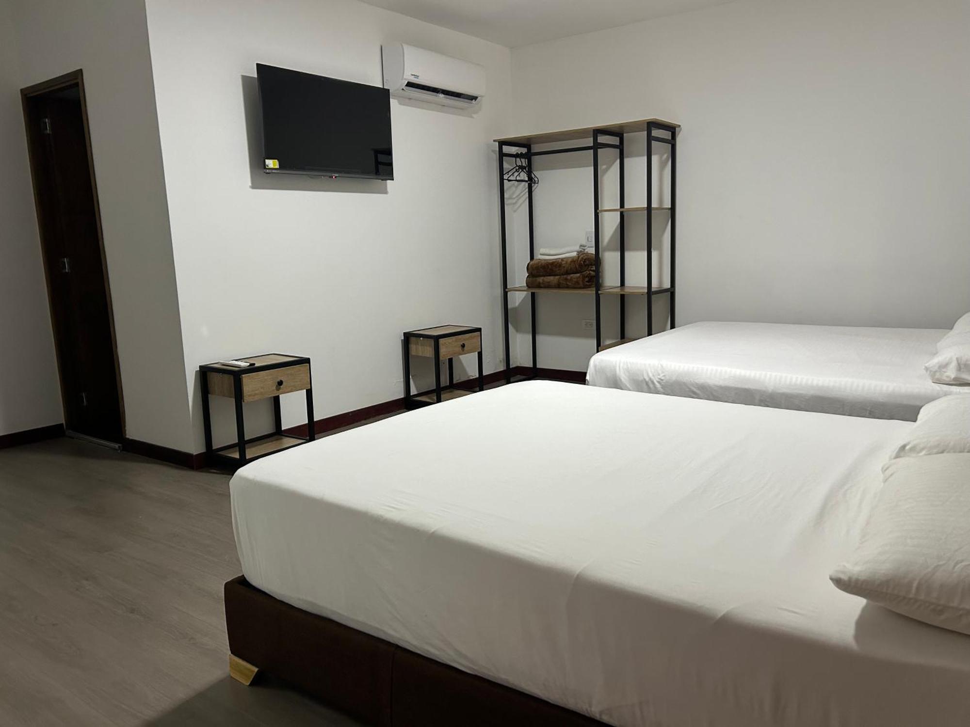 Hotel Gallery By 70 Μεντεγίν Εξωτερικό φωτογραφία