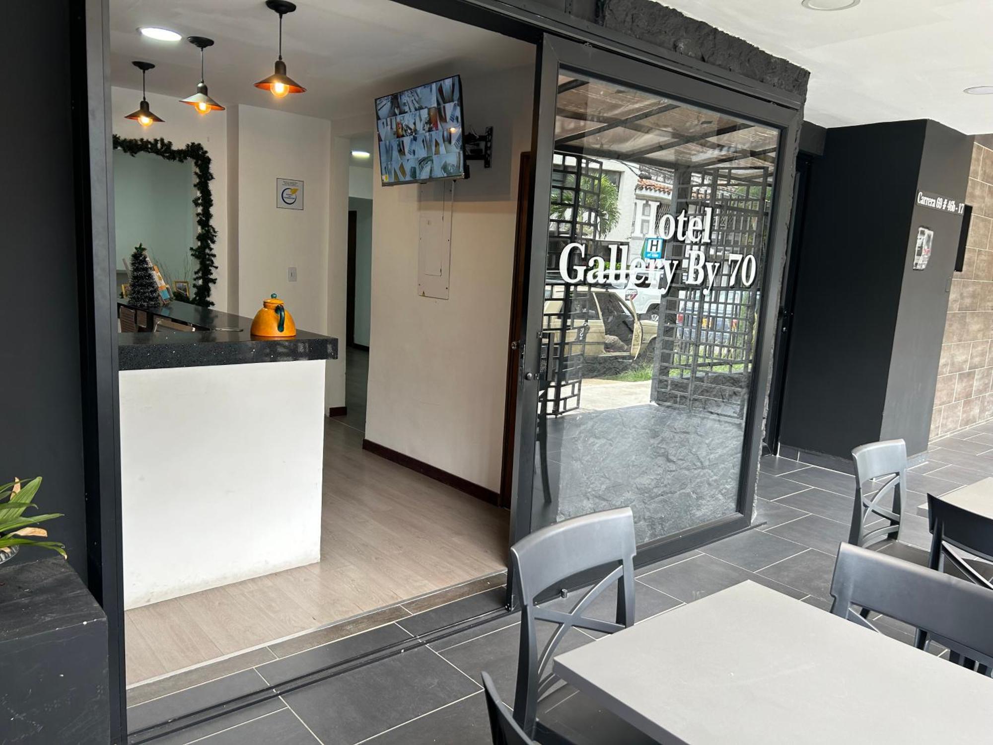 Hotel Gallery By 70 Μεντεγίν Εξωτερικό φωτογραφία