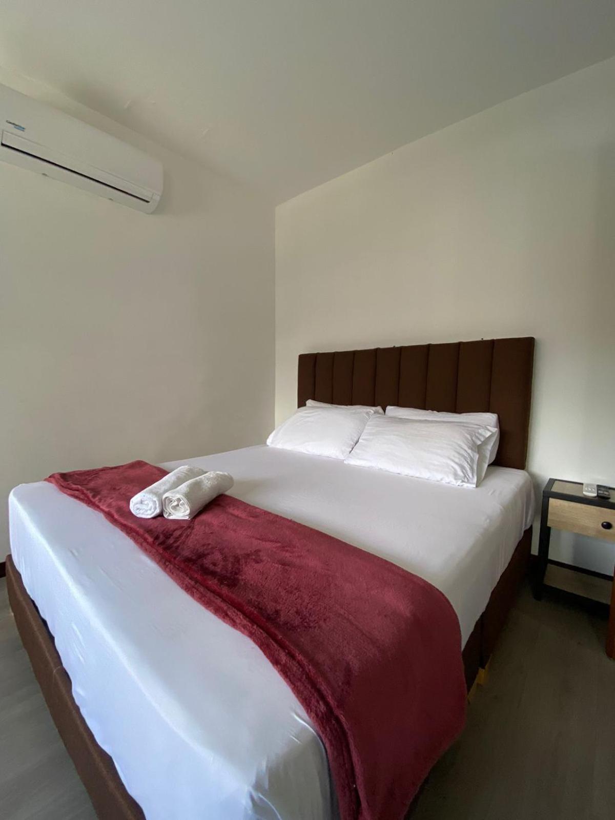 Hotel Gallery By 70 Μεντεγίν Εξωτερικό φωτογραφία