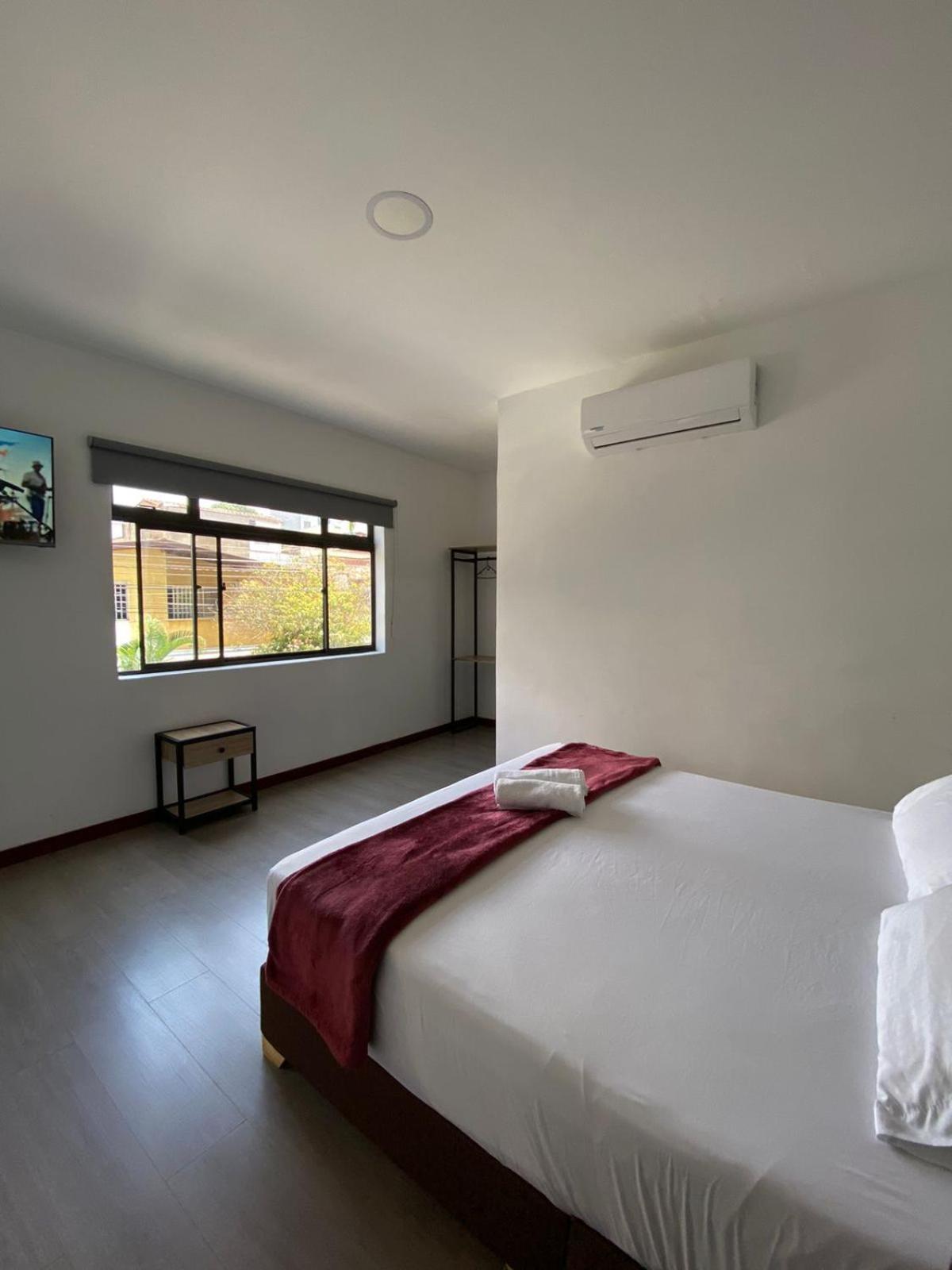 Hotel Gallery By 70 Μεντεγίν Εξωτερικό φωτογραφία