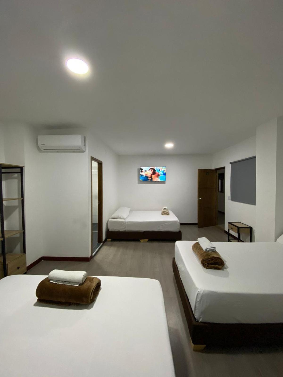 Hotel Gallery By 70 Μεντεγίν Εξωτερικό φωτογραφία